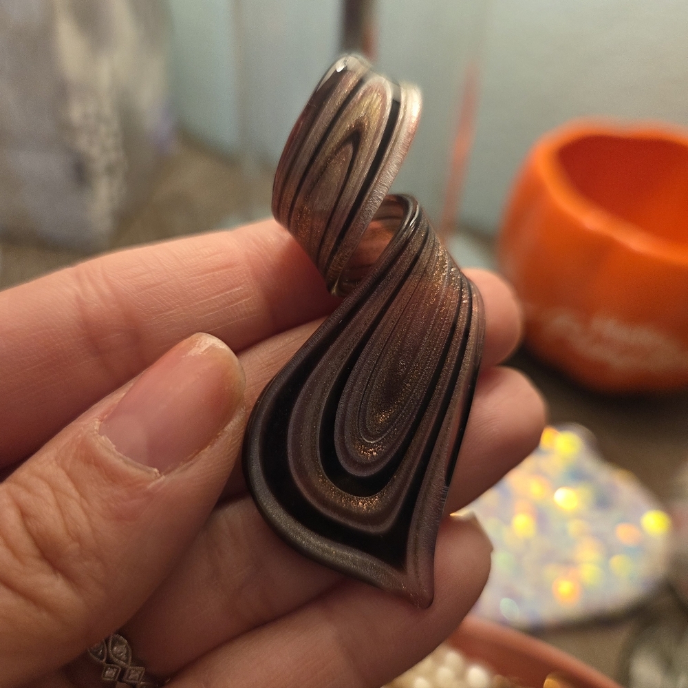Elegant Black and Bronze/Purple Hues Necklace With Glass Pendant - Picture 12 of 12